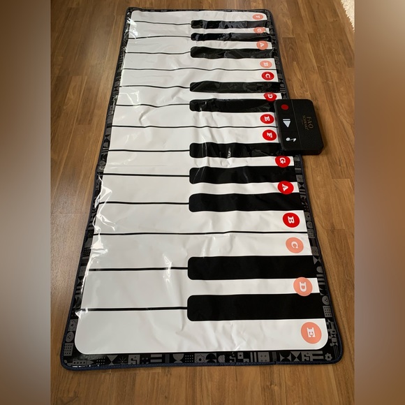 FAO Schwarz Giant Piano Mat - Picture 3 of 8